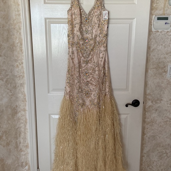 Terani Couture Formal Gown - Picture 3 of 8